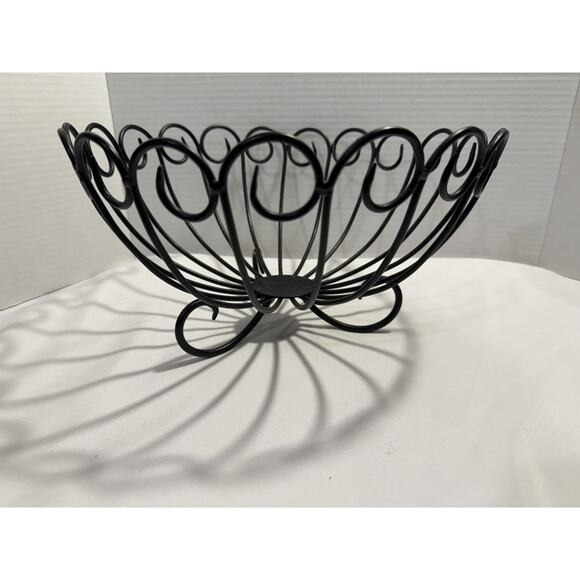 Black Metal Fruit Bowl Footed Scrolled Basket Centerpiece - Picture 1 of 8